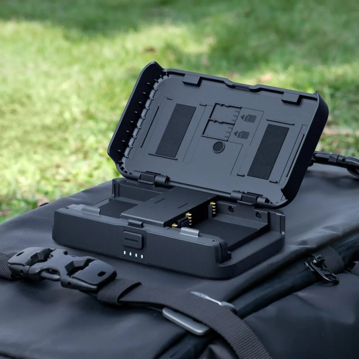 Insta360 Portable Charging Case (X4, X3 and Ace series) - Image 2